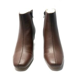 Journee Collection Women Kelssa Square Toe Kitten Heel Dres Bootie Brown 10W NWT